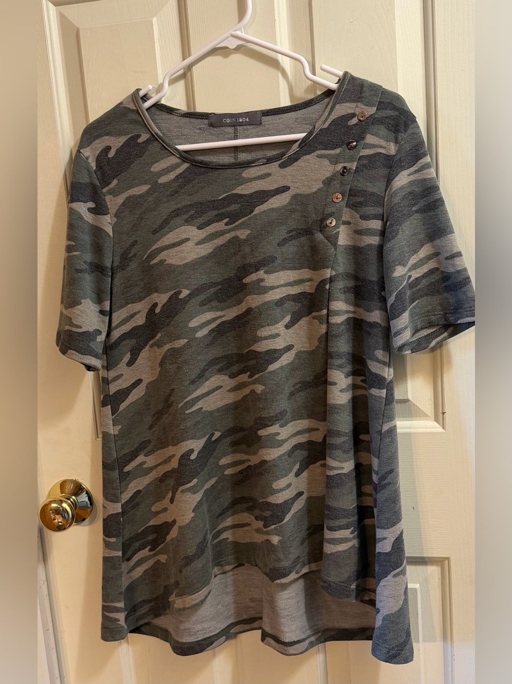 COIN 1804 Asymmetrical Camo Print Top | M